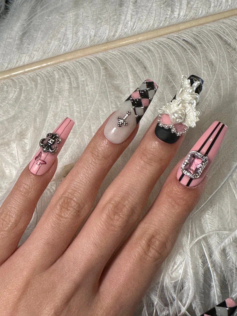Angel Plaid Press On Nails detail 5