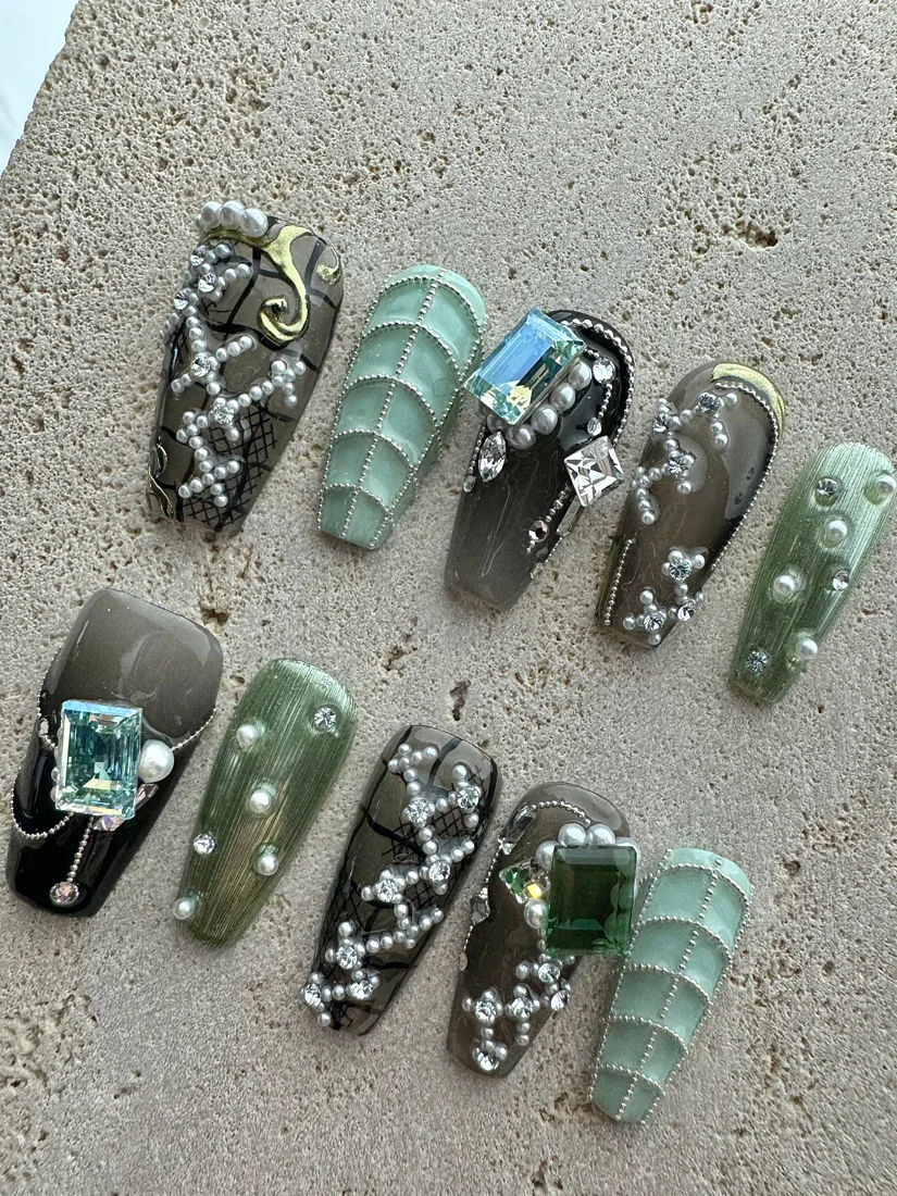Princess Anastasia Press On Nails- Green detail 3