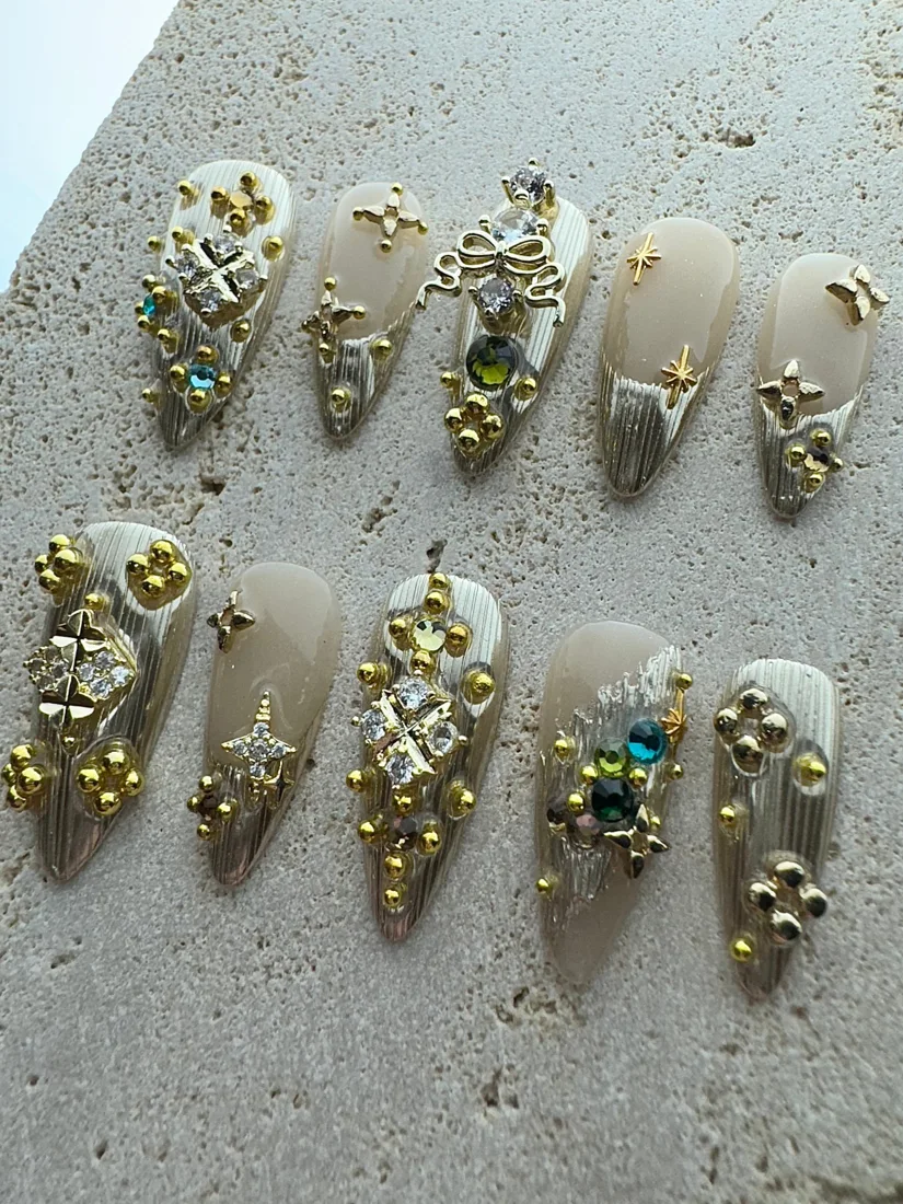 Golden Story Press On Nails detail 5