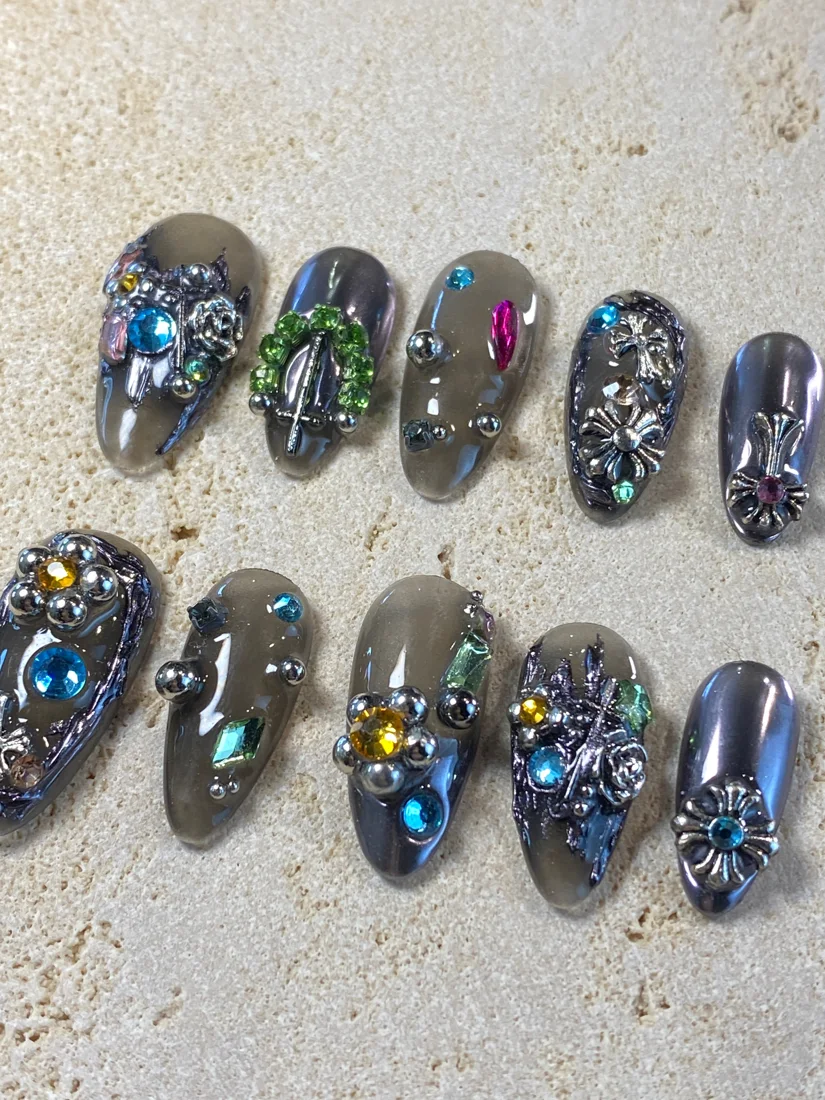 Wonderland Press On Nails- Dark detail 3