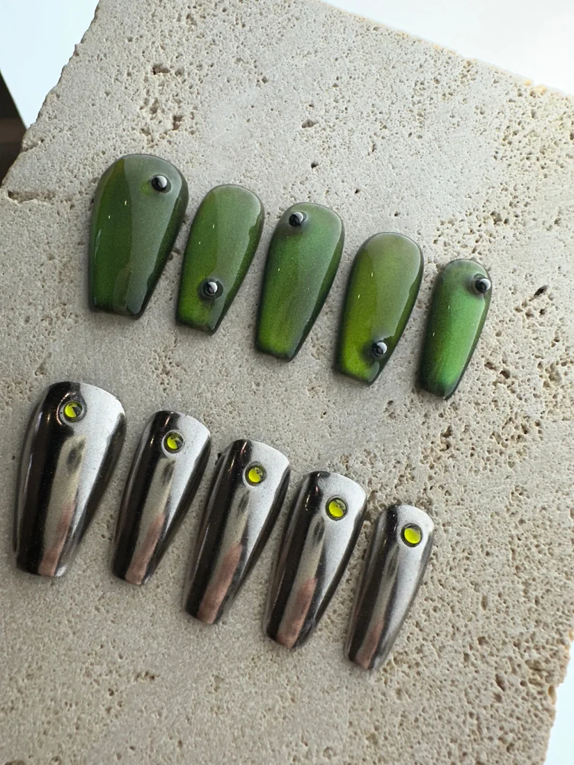 Green Robot Press On Nails detail 6