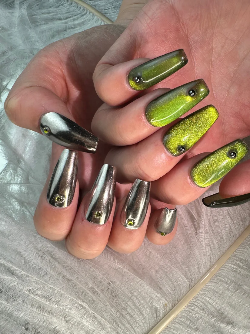 Green Robot Press On Nails detail 2