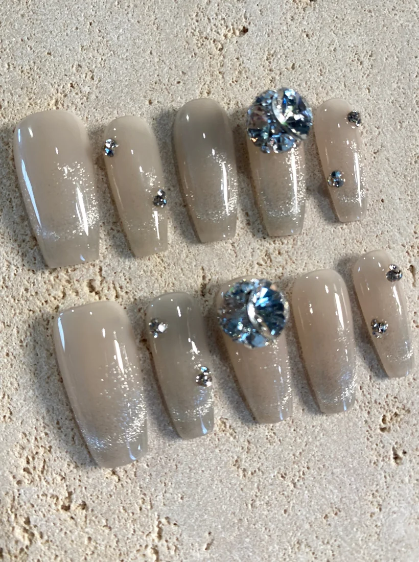 Soft Romance Press On Nails detail 5