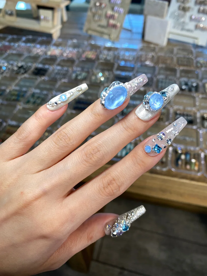Aqua Euphoria Press On Nails detail 2