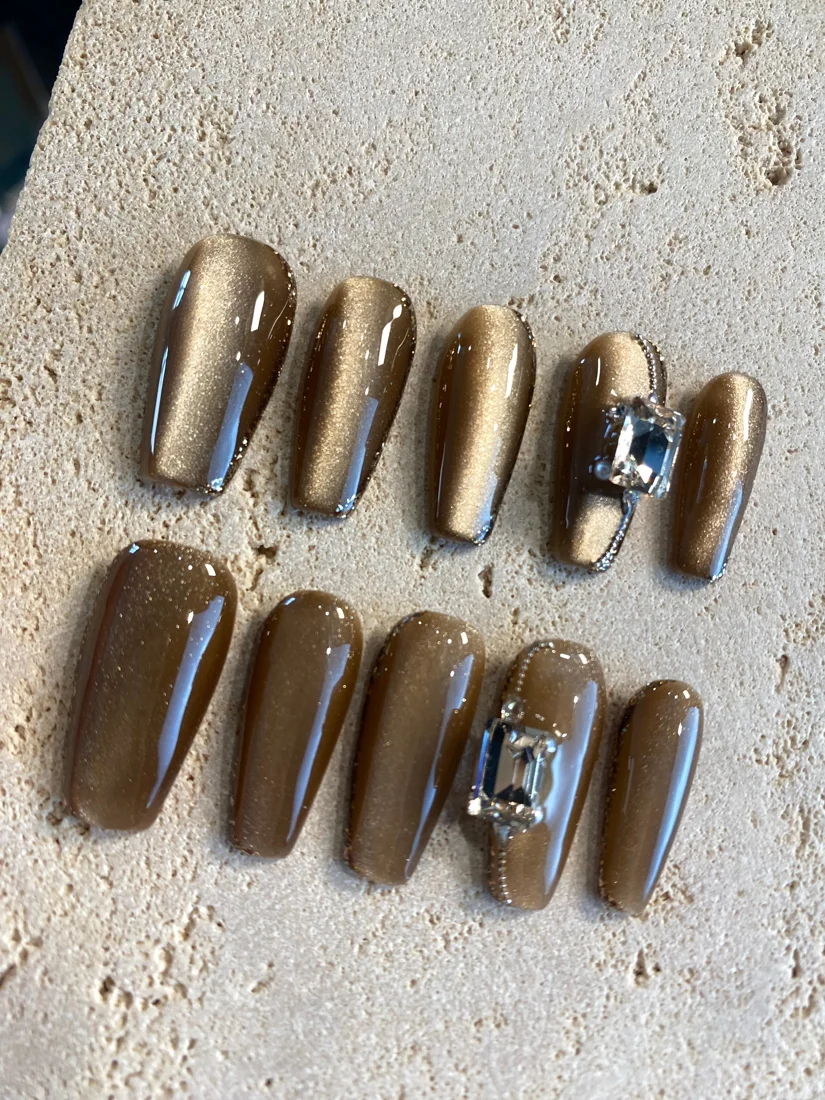 Mocha Cat Eye Press On Nails detail 2