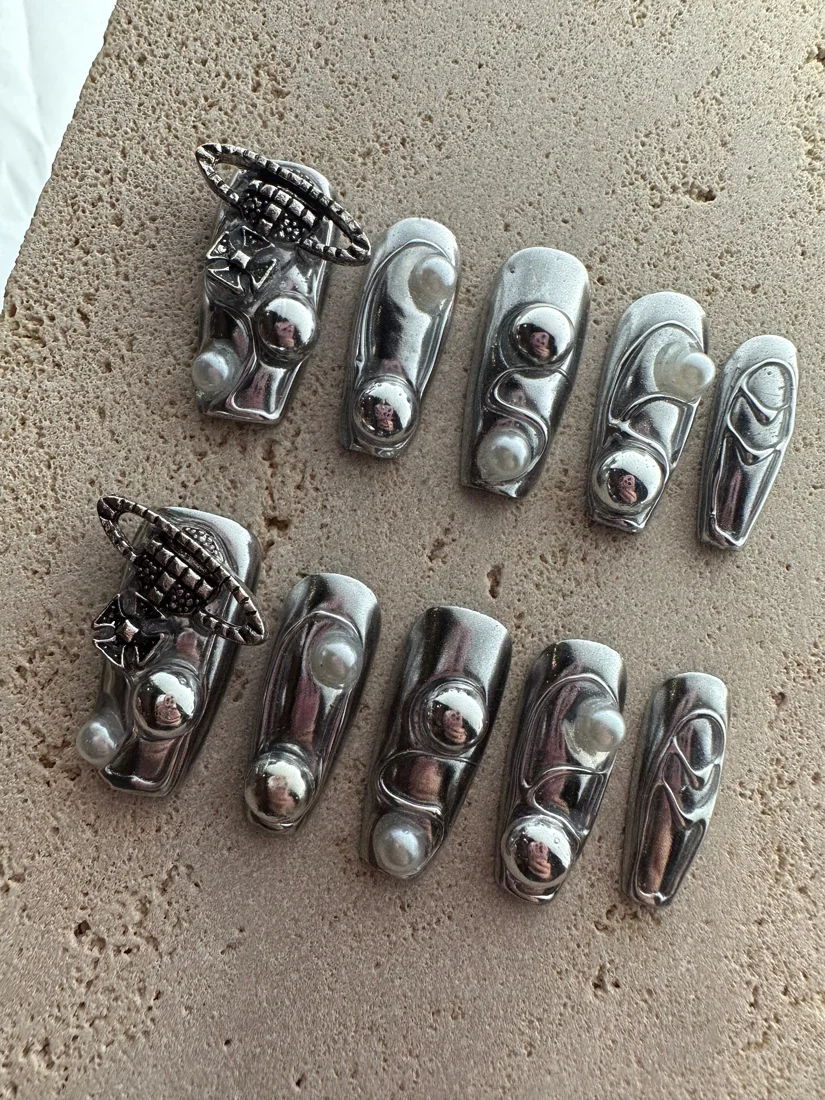 Chrome Galaxy Press On Nails detail 3