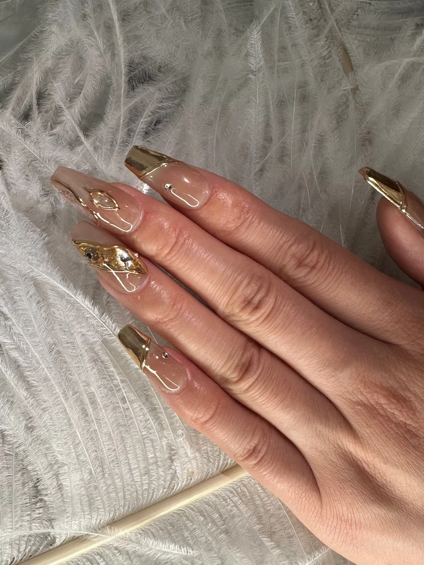 Golden River Press On Nails detail 2