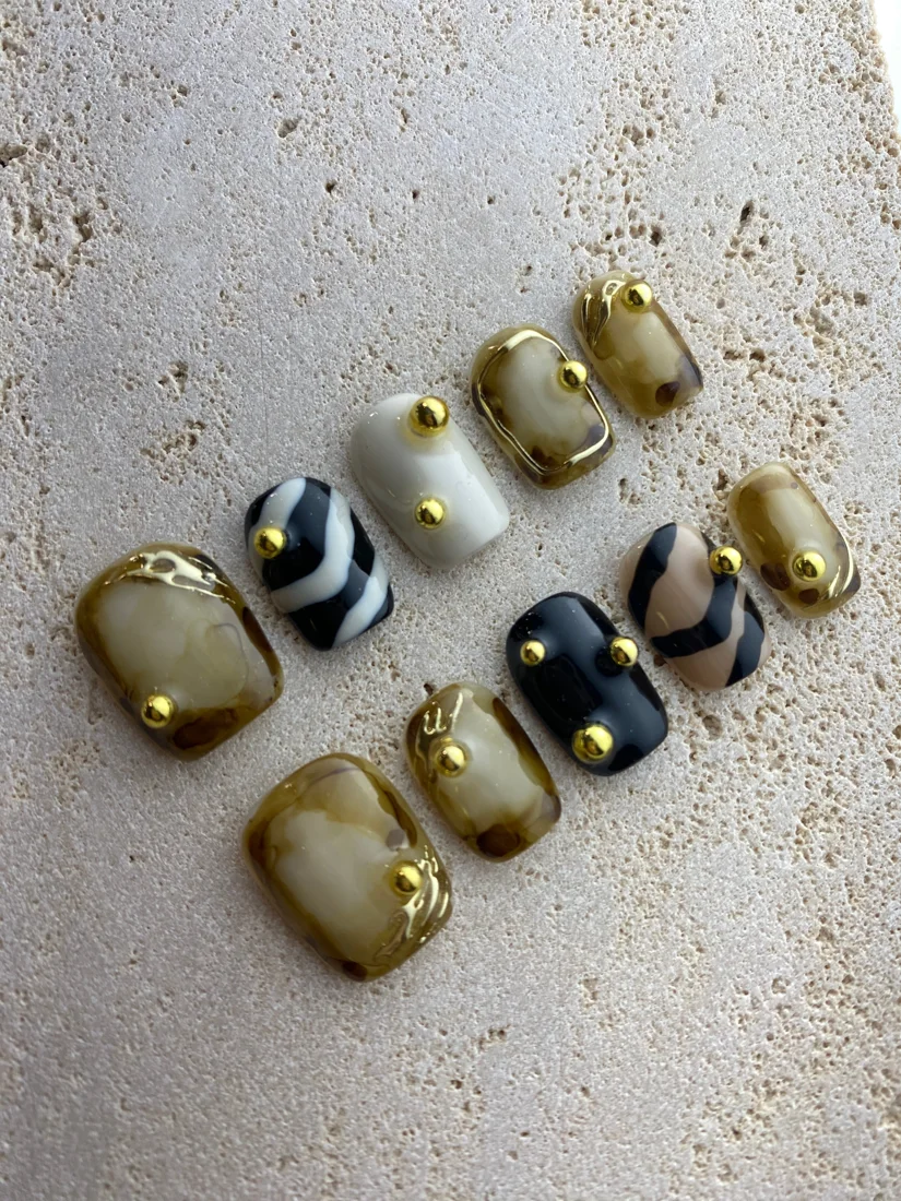 Florence Press On Nails detail 2