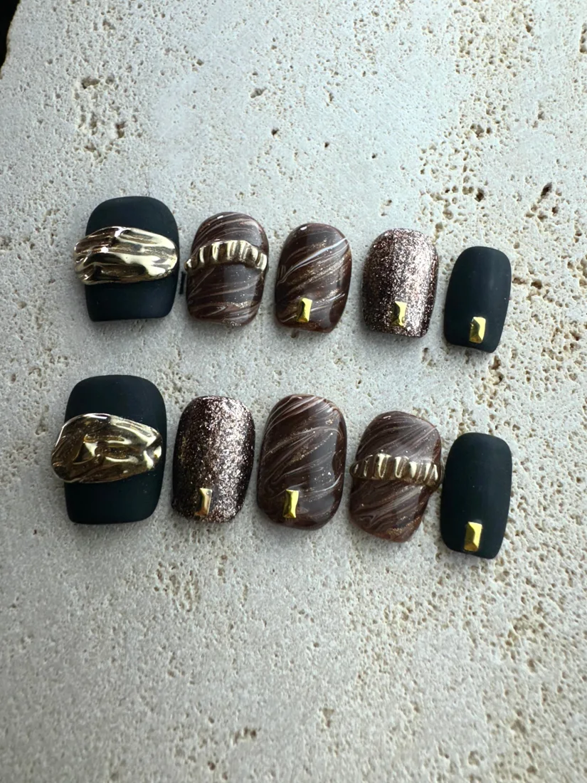 Black Symphony Press On Nails detail 9