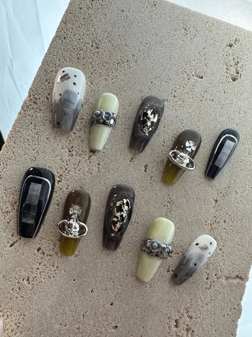Galaxy Queen Press On Nails detail 2