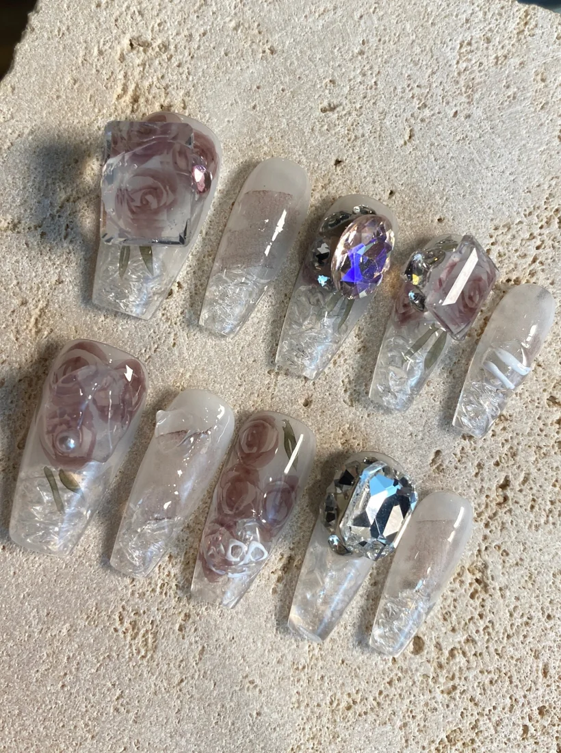 Glossy Rosé Press On Nails detail 3