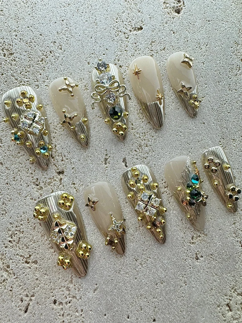 Golden Story Press On Nails detail 6