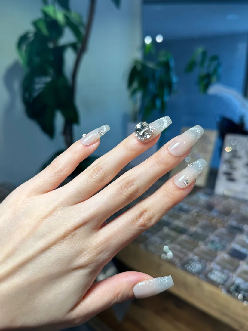 Soft Romance Press On Nails detail 7