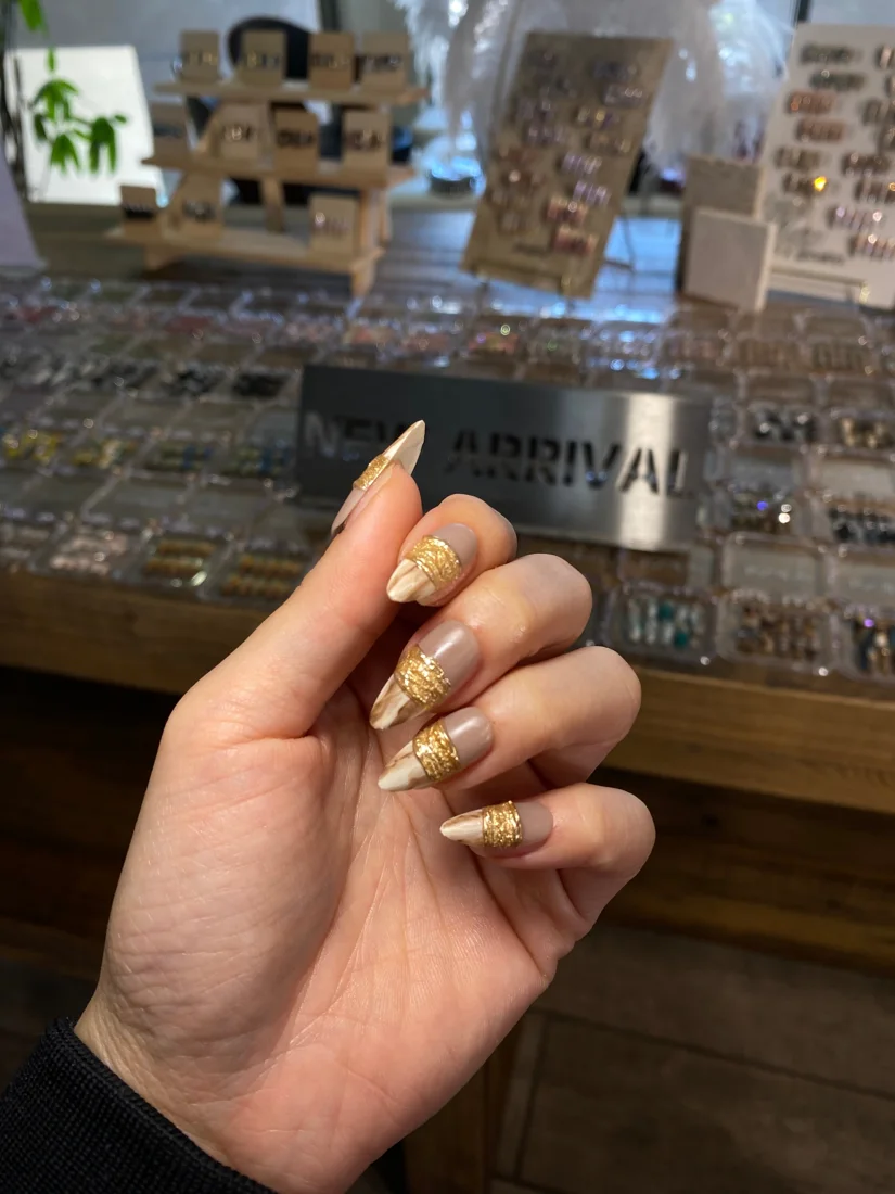 Golden Desert Press On Nails detail 5