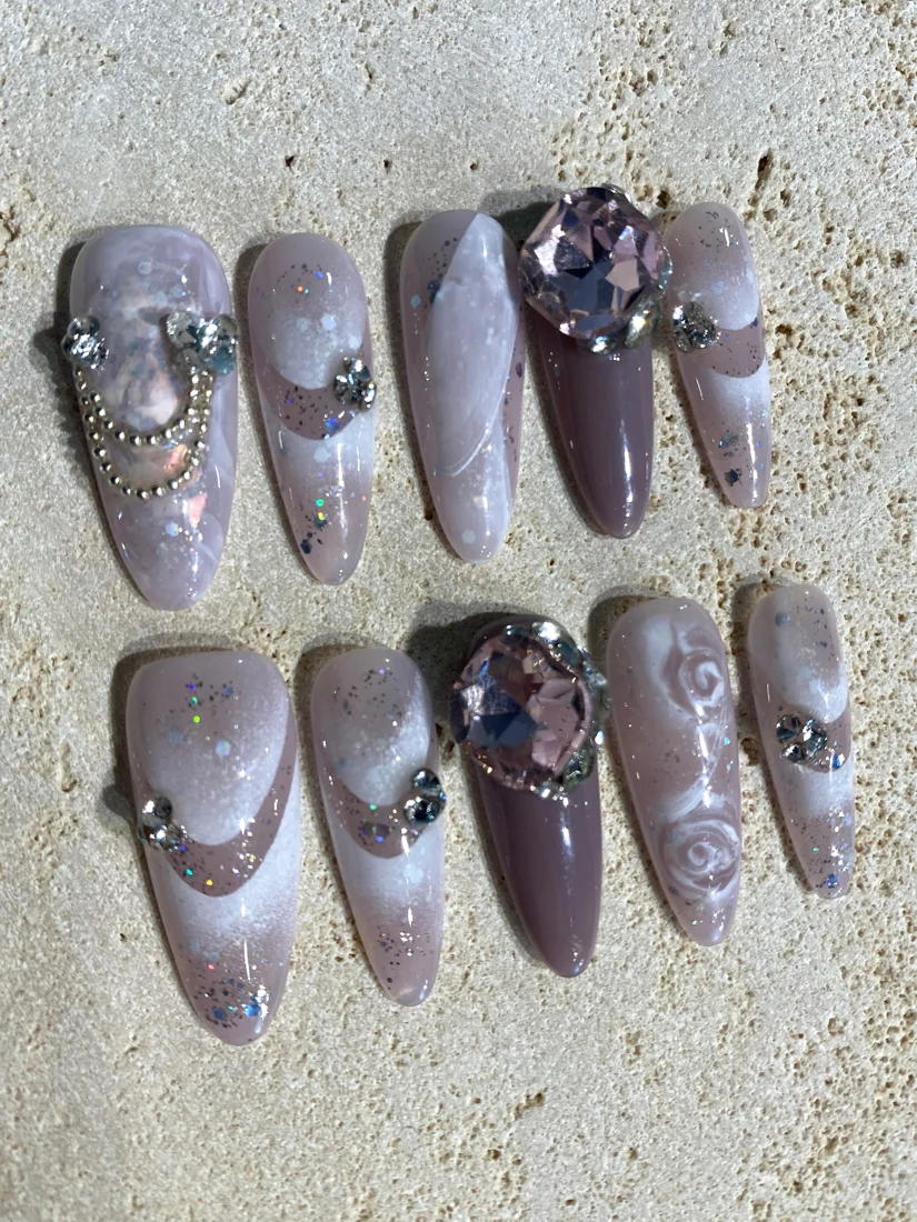 Lavender Rosè Press On Nails detail 5