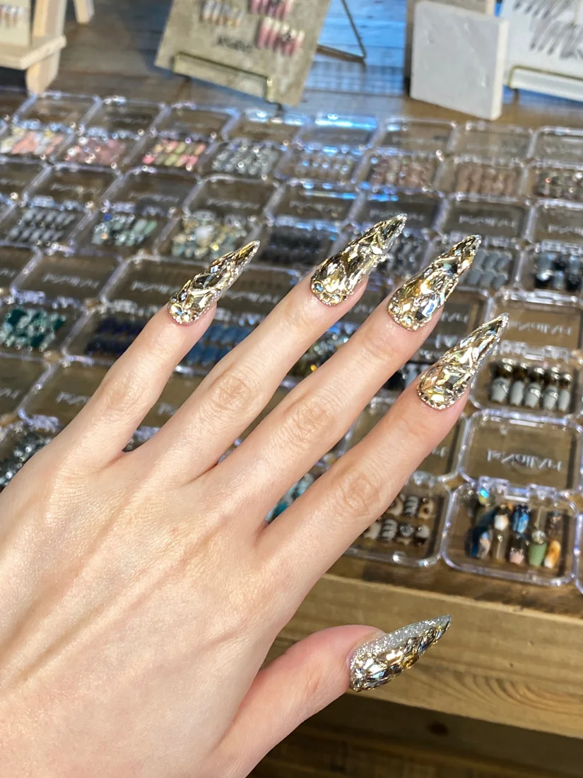 Diamond Life Press On Nails detail 2