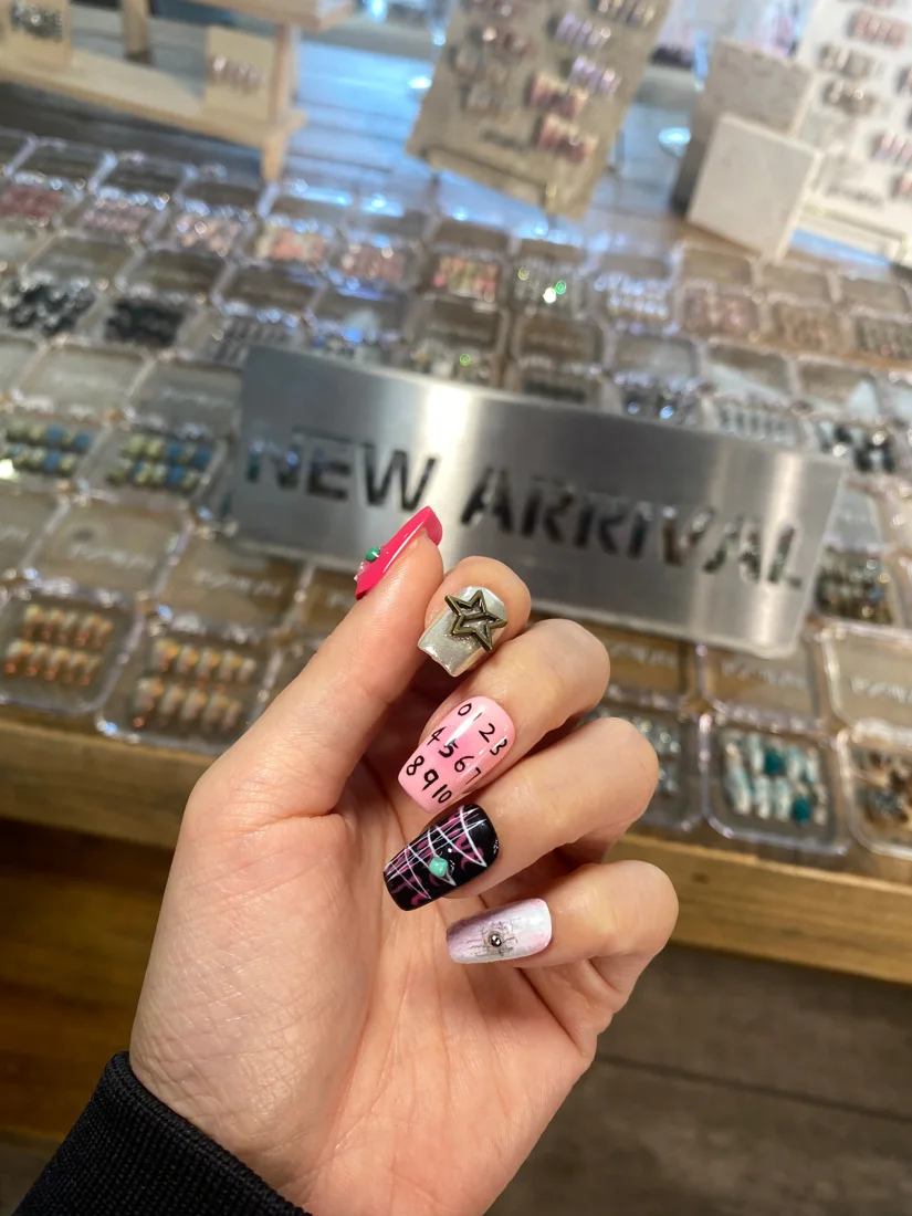 Graffiti Press On Nails-Funky detail 4