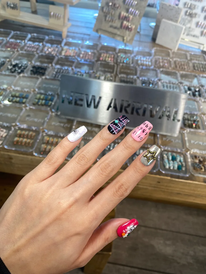 Graffiti Press On Nails-Funky detail 5