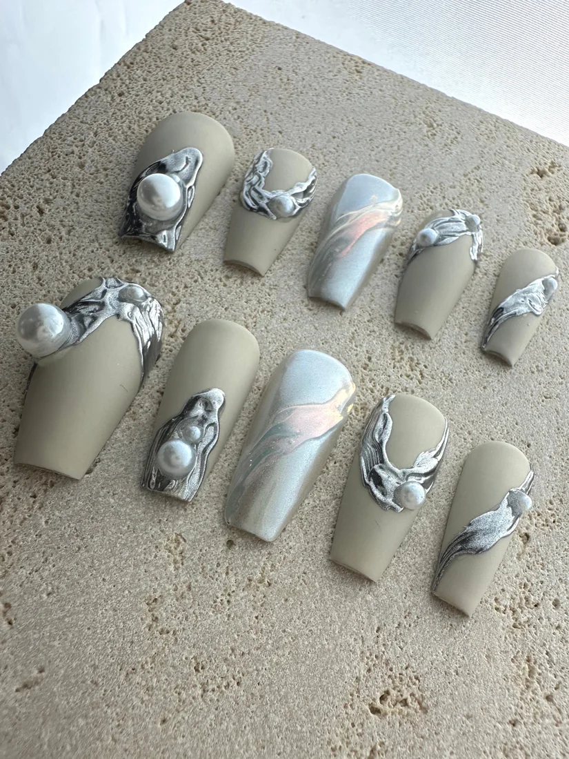 Pearl Marble Press On Nails detail 6