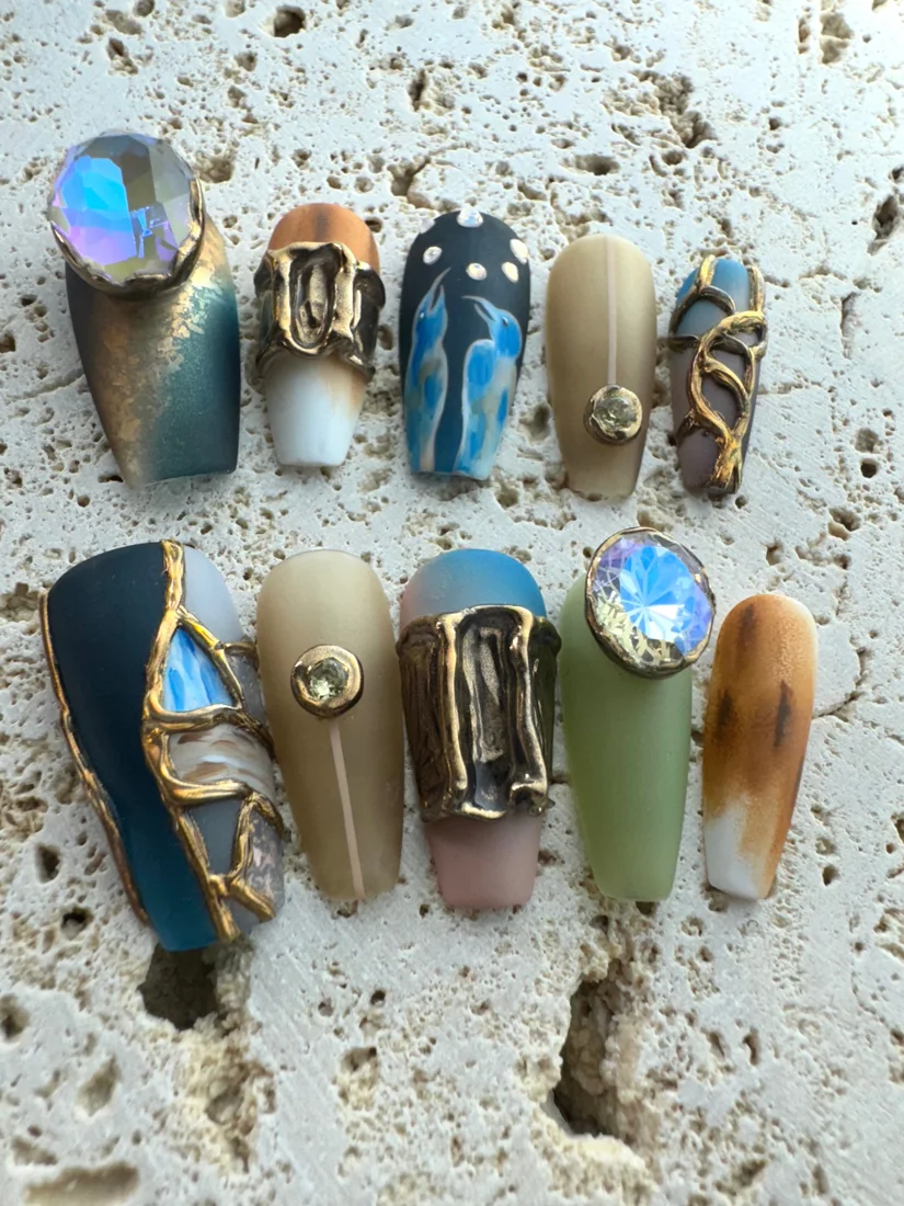 Abstract Chrome Press On Nails - Long Coffin detail 4
