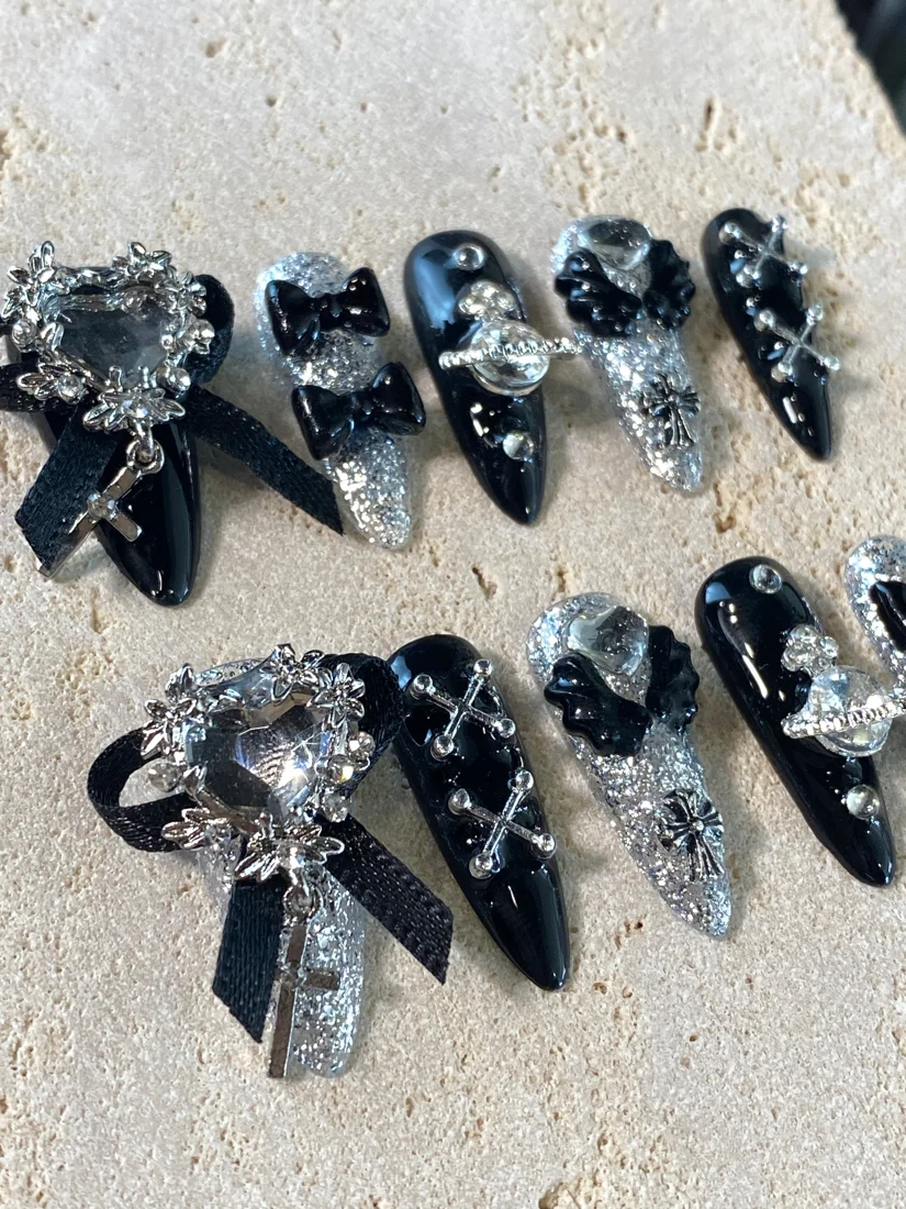 Black Glam Press On Nails detail 2