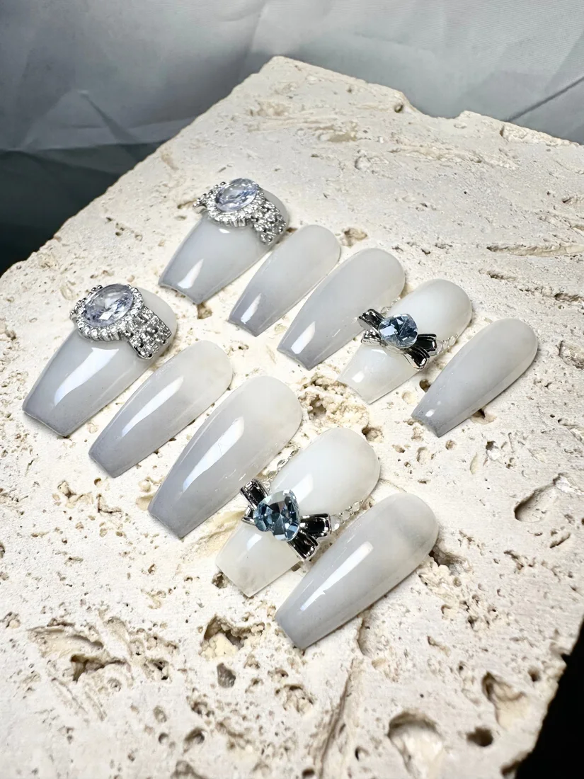Grey Ring Press On Nails detail 2