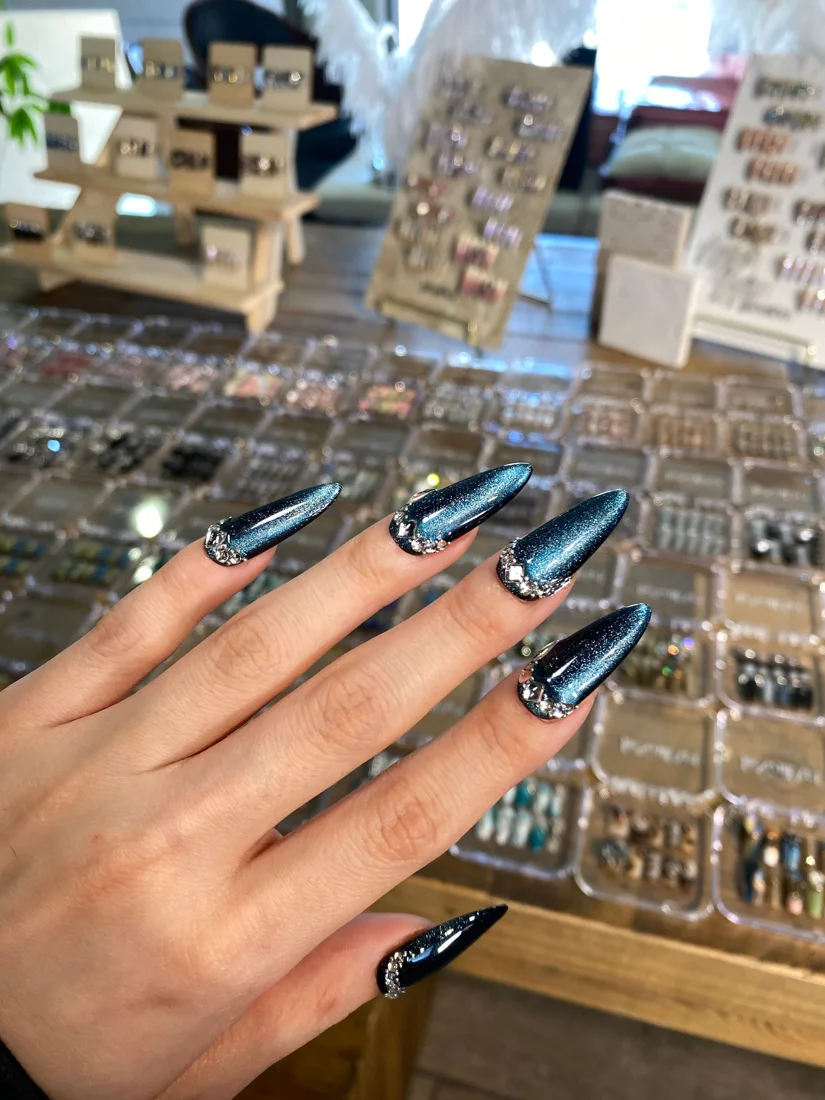 Spicy Dark Blue Press On Nails detail 4