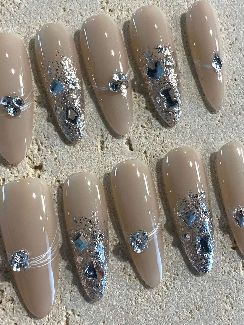 Luxury Elegance Rhinestone Press On Nails detail 3