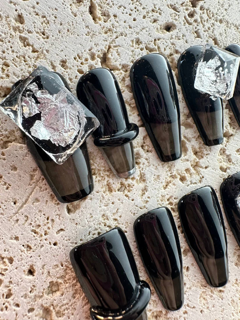 Dark Qube Press On Nails detail 3