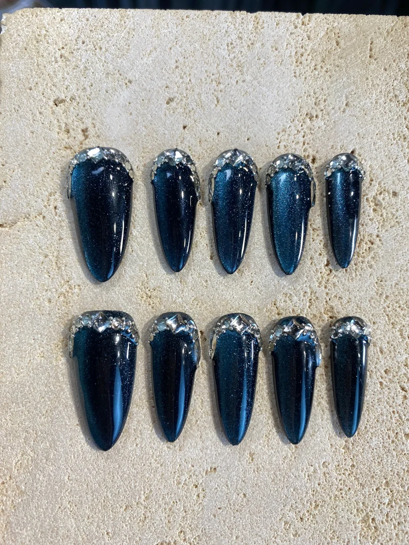 Spicy Dark Blue Press On Nails detail 6