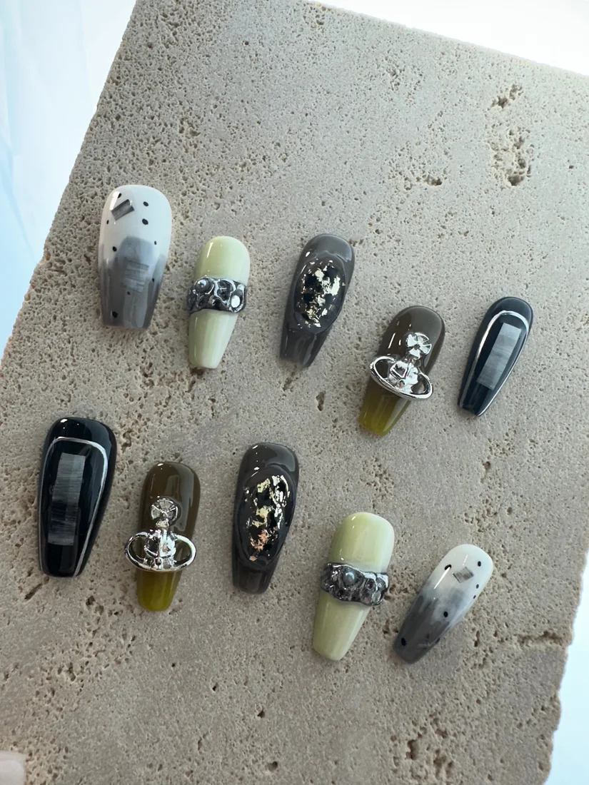 Galaxy Queen Press On Nails detail 3