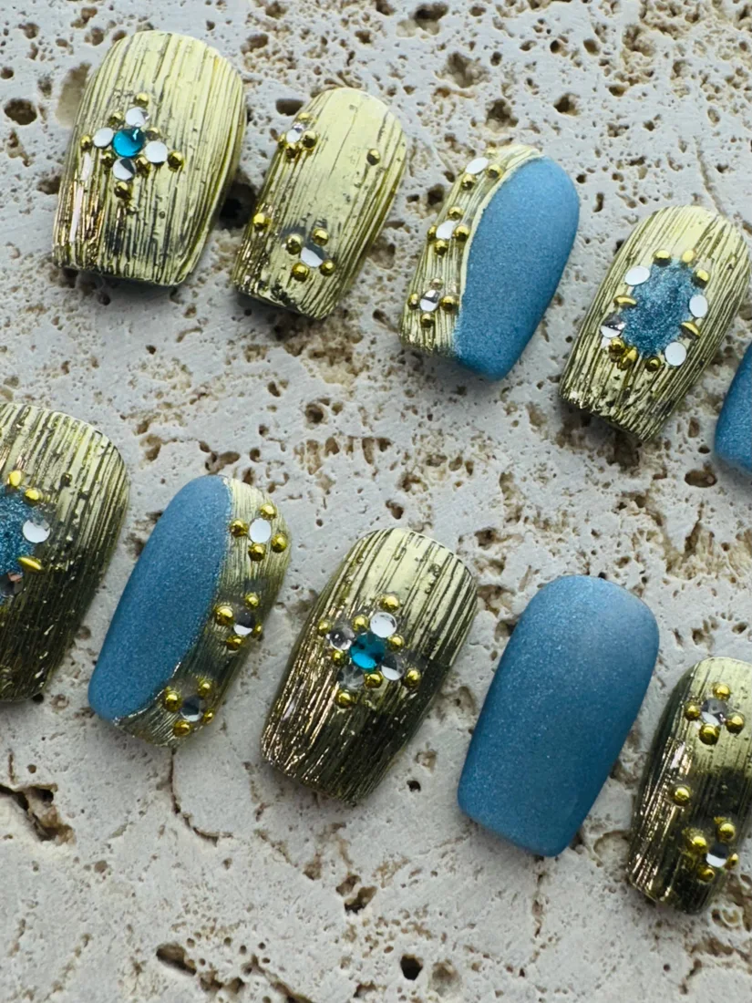 Blue Buccellati Diamond Press On Nails detail 3