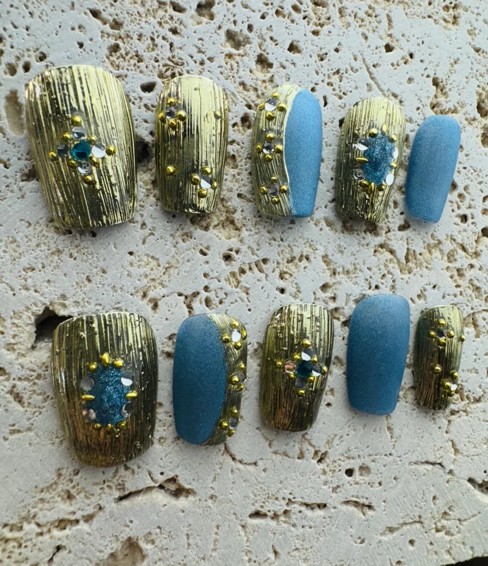 Blue Buccellati Diamond Press On Nails detail 2