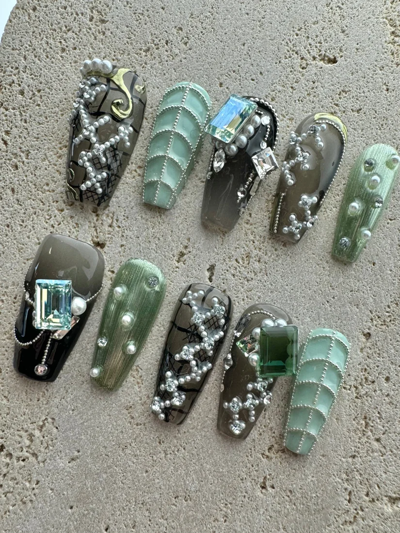 Princess Anastasia Press On Nails- Green detail 2