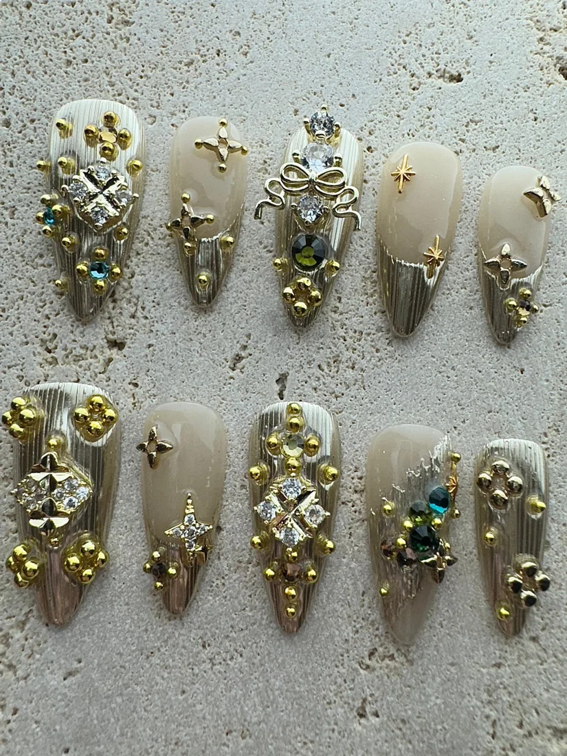 Golden Story Press On Nails detail 4