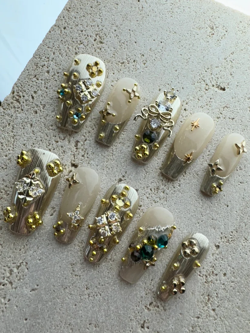 Golden Story Press On Nails detail 2