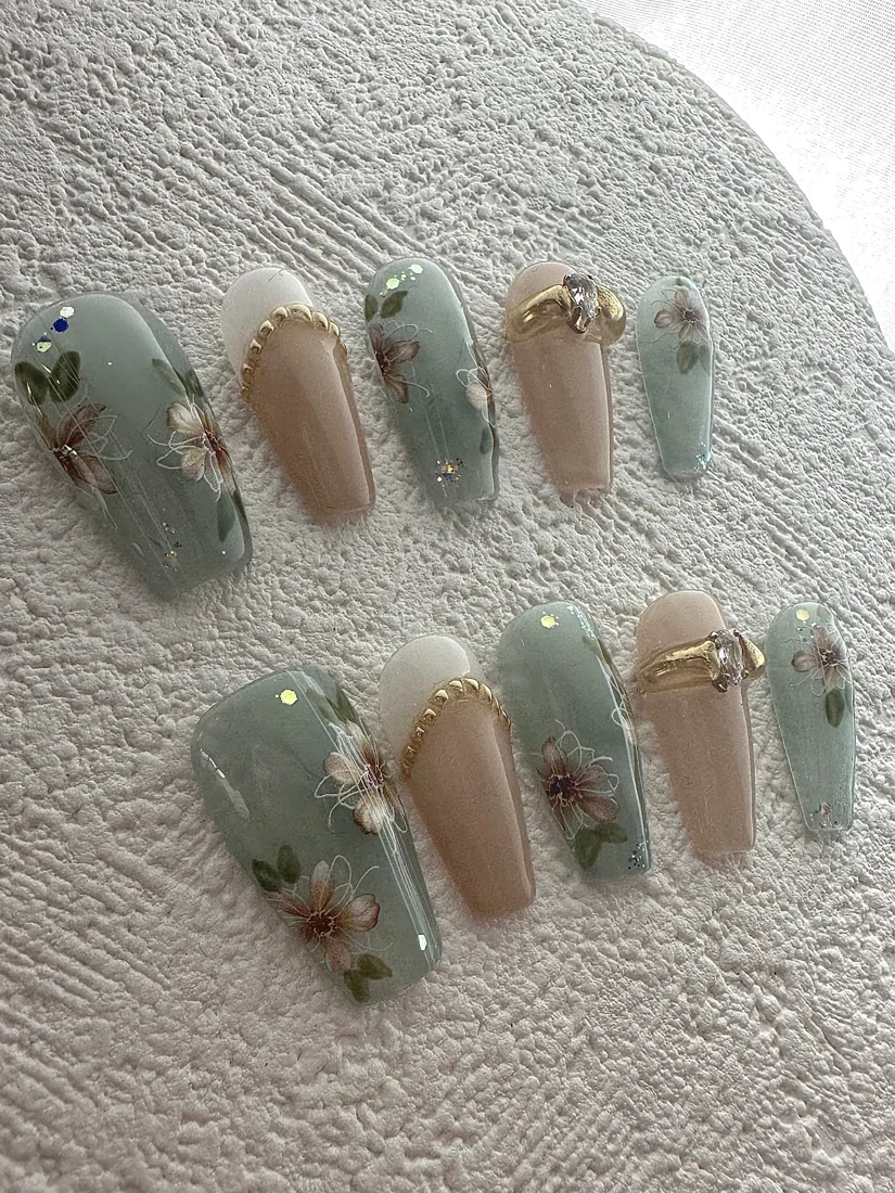Soft Garden Press On Nails detail 3
