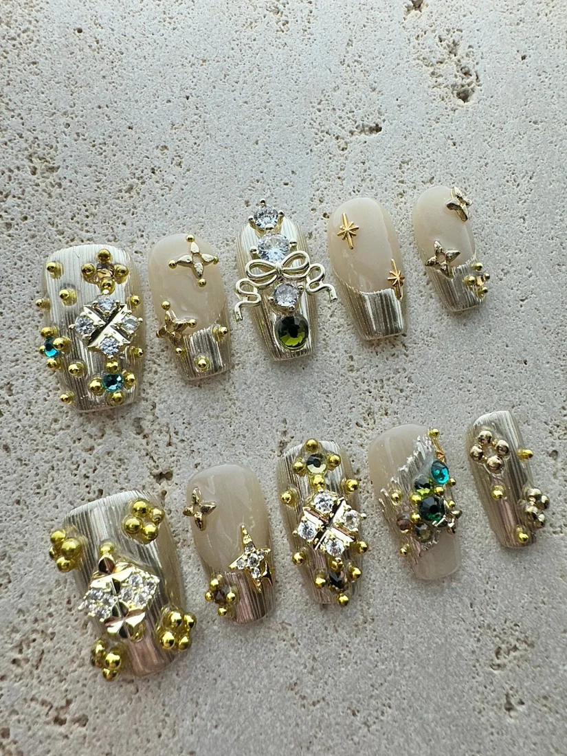 Golden Story Press On Nails detail 8