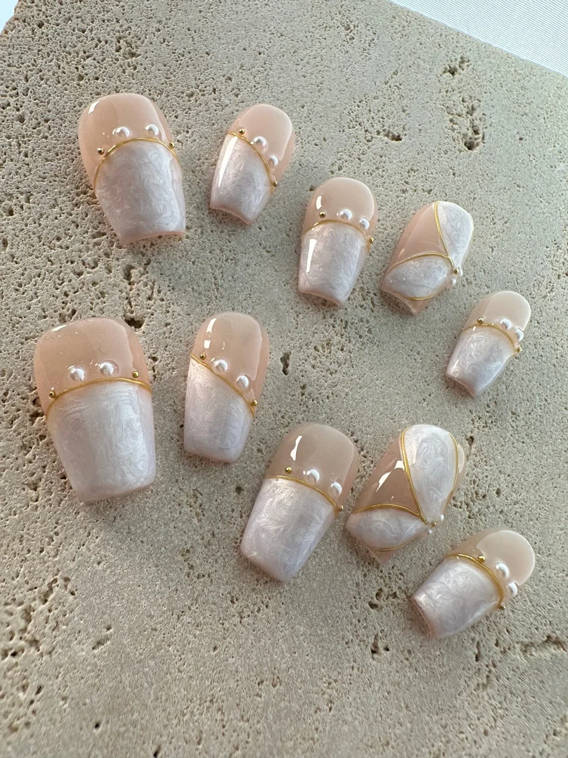 Classic Flower Press On Nails