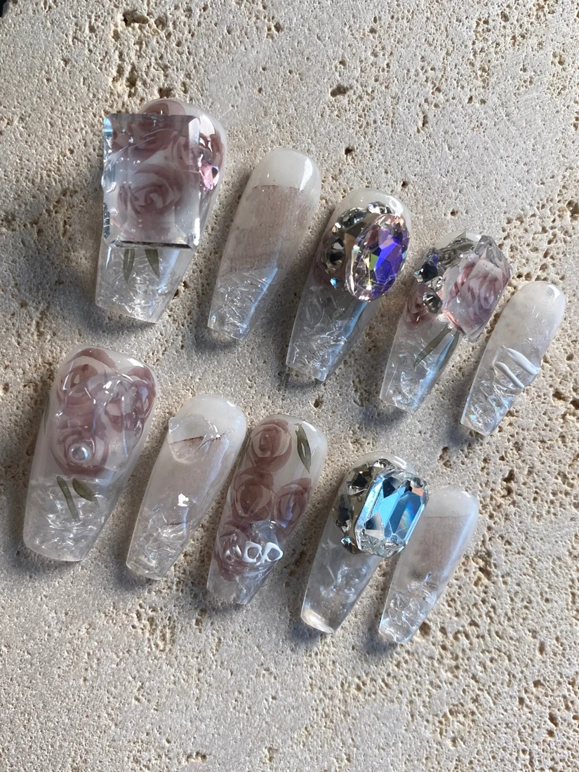 Glossy Rosé Press On Nails detail 2