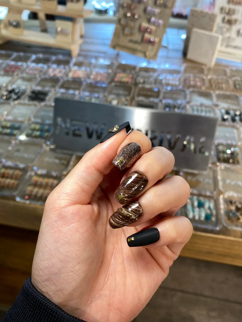 Black Symphony Press On Nails detail 11