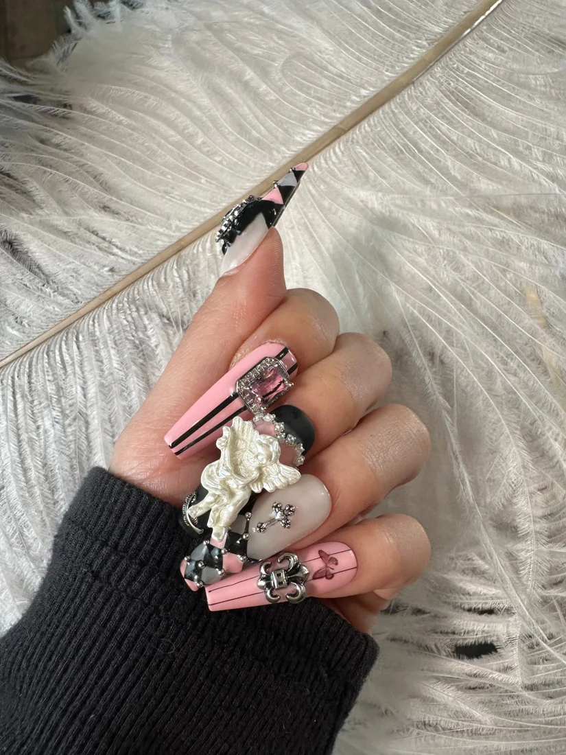 Angel Plaid Press On Nails detail 2