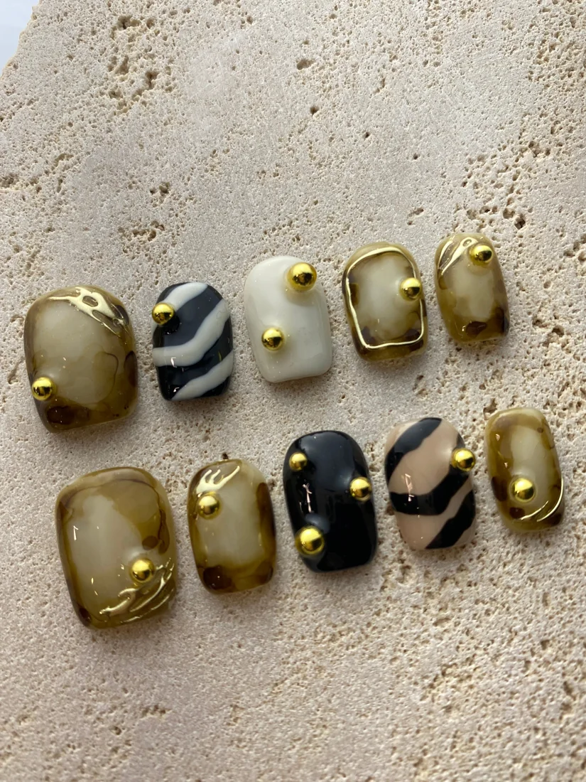 Florence Press On Nails detail 5