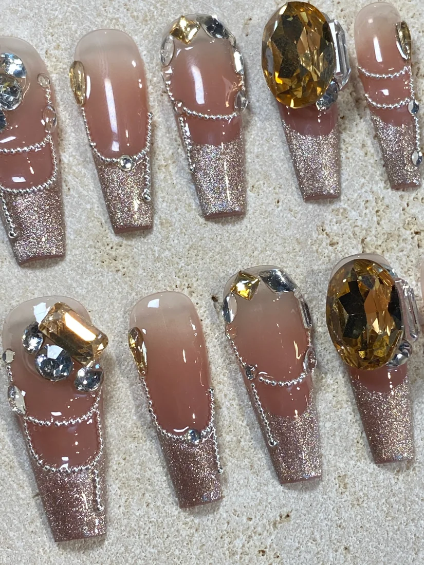 Syrup Diamond Press On Nails detail 3