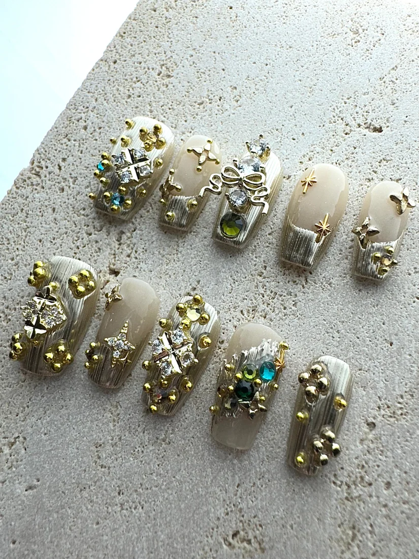 Golden Story Press On Nails detail 9