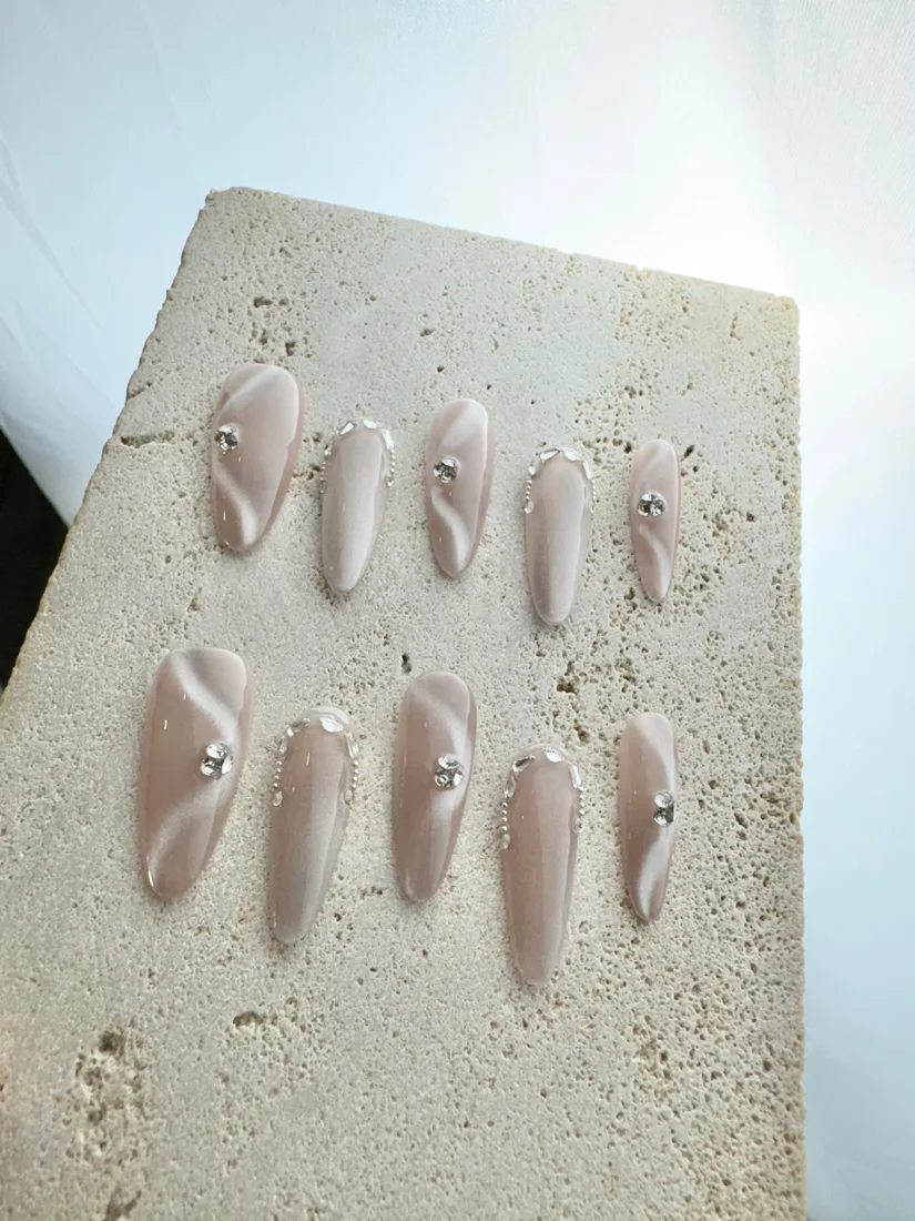 Soft Love Press On Nails detail 3