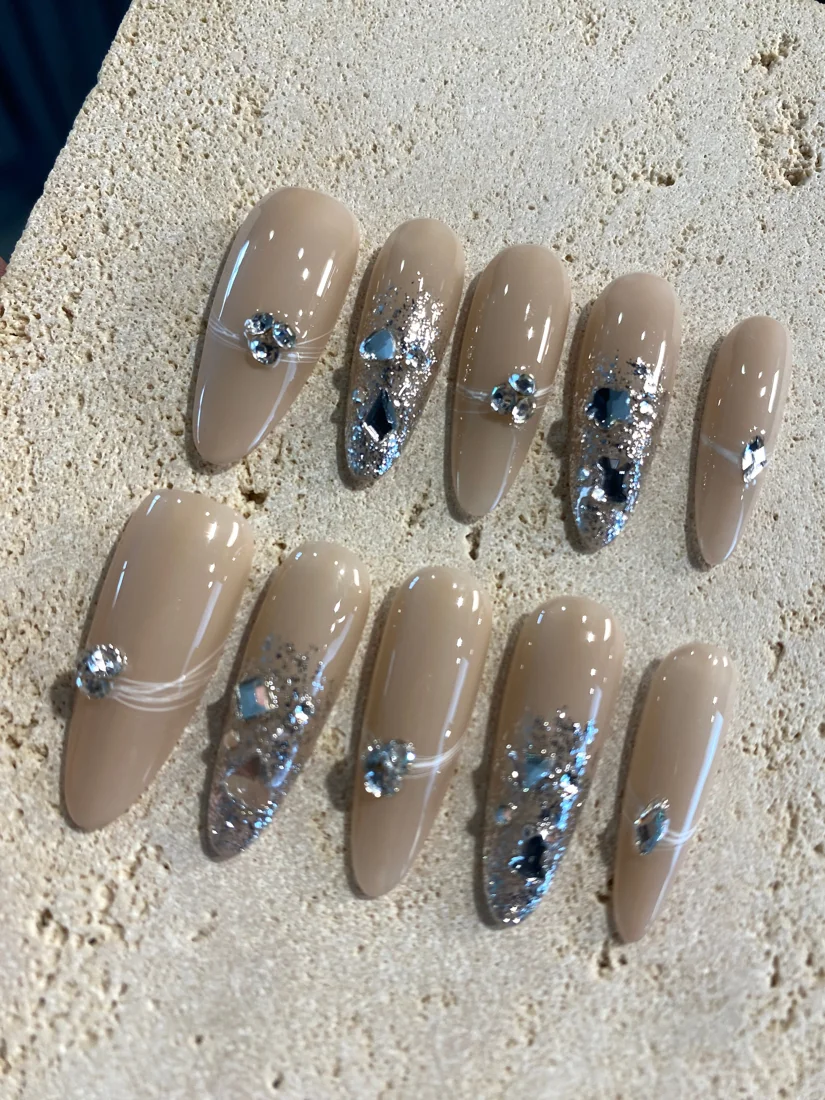 Luxury Elegance Rhinestone Press On Nails detail 2