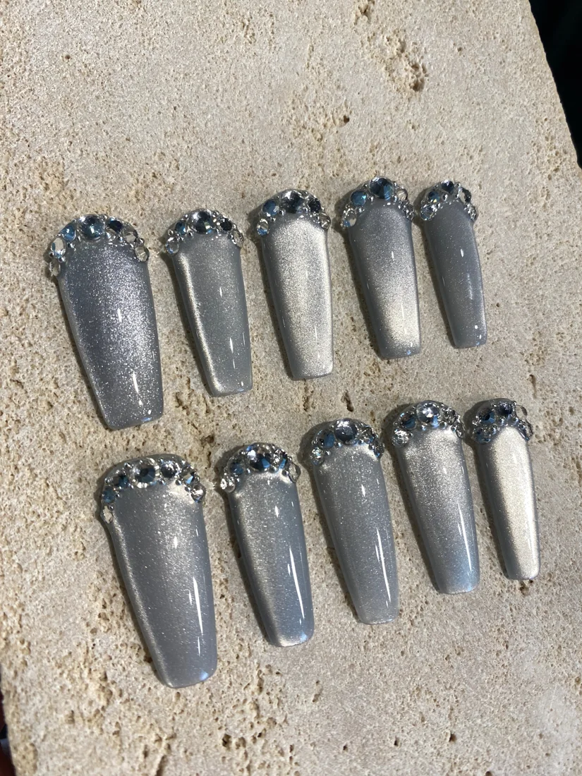 What a Grey Dream Press On Nails detail 3