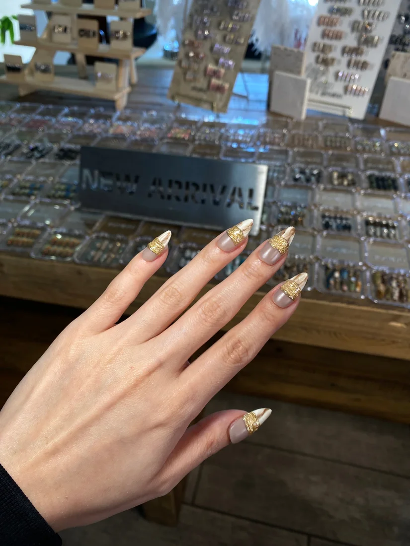 Golden Desert Press On Nails detail 2