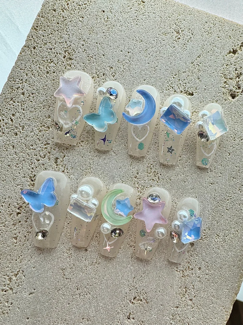 Dreamy Land Press On Nails detail 4